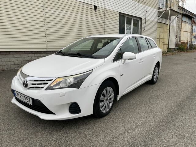 Белый Тойота Авенсис, объемом двигателя 2 л и пробегом 270 тыс. км за 8800 $, фото 1 на Automoto.ua