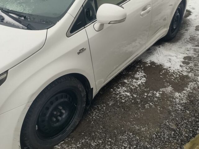 Белый Тойота Авенсис, объемом двигателя 2.2 л и пробегом 295 тыс. км за 8700 $, фото 1 на Automoto.ua