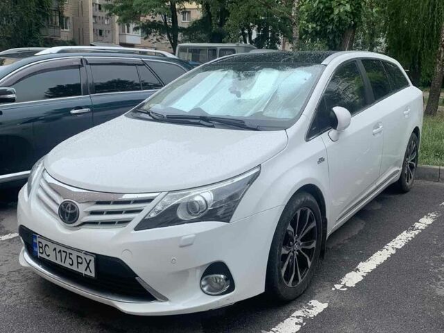 Білий Тойота Авенсіс, об'ємом двигуна 2.2 л та пробігом 22 тис. км за 6000 $, фото 1 на Automoto.ua