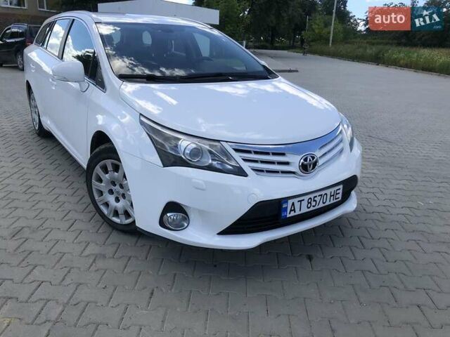 Білий Тойота Авенсіс, об'ємом двигуна 1.8 л та пробігом 236 тис. км за 10500 $, фото 1 на Automoto.ua