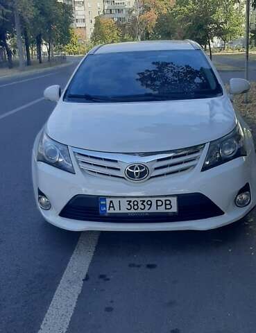 Білий Тойота Авенсіс, об'ємом двигуна 2.23 л та пробігом 210 тис. км за 12800 $, фото 1 на Automoto.ua