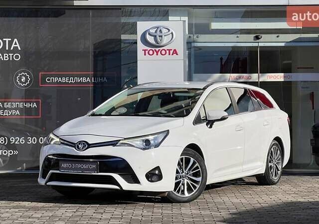 Белый Тойота Авенсис, объемом двигателя 2 л и пробегом 194 тыс. км за 12384 $, фото 1 на Automoto.ua