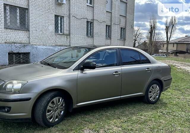 Бежевий Тойота Авенсіс, об'ємом двигуна 1.79 л та пробігом 251 тис. км за 6300 $, фото 1 на Automoto.ua