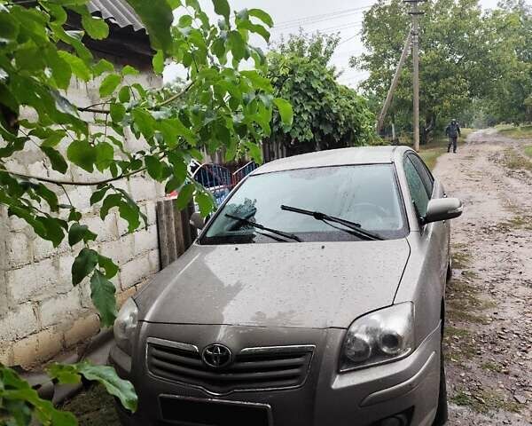 Бежевий Тойота Авенсіс, об'ємом двигуна 1.79 л та пробігом 200 тис. км за 6500 $, фото 1 на Automoto.ua