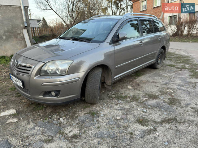 Бежевый Тойота Авенсис, объемом двигателя 1.99 л и пробегом 284 тыс. км за 5900 $, фото 1 на Automoto.ua