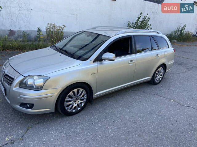 Бежевый Тойота Авенсис, объемом двигателя 0 л и пробегом 329 тыс. км за 6850 $, фото 1 на Automoto.ua