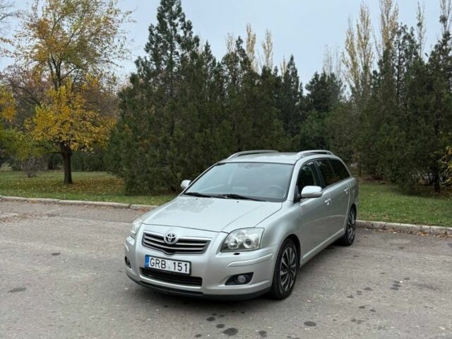 Бежевый Тойота Авенсис, объемом двигателя 2.2 л и пробегом 250 тыс. км за 3350 $, фото 1 на Automoto.ua