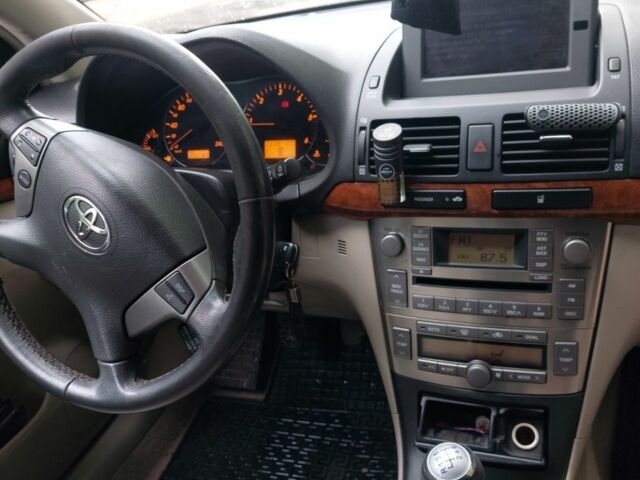 Чорний Тойота Авенсіс, об'ємом двигуна 2.2 л та пробігом 220 тис. км за 5200 $, фото 1 на Automoto.ua