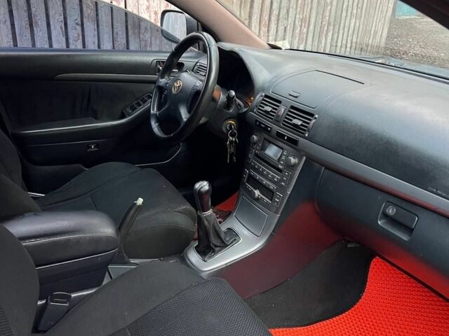 Чорний Тойота Авенсіс, об'ємом двигуна 0 л та пробігом 250 тис. км за 5000 $, фото 1 на Automoto.ua