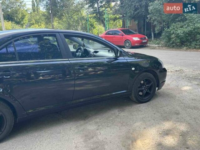 Чорний Тойота Авенсіс, об'ємом двигуна 2 л та пробігом 255 тис. км за 5500 $, фото 1 на Automoto.ua