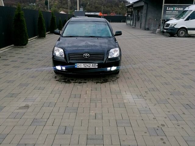 Черный Тойота Авенсис, объемом двигателя 1.8 л и пробегом 243 тыс. км за 6000 $, фото 1 на Automoto.ua