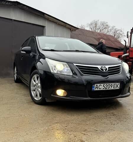 Черный Тойота Авенсис, объемом двигателя 2 л и пробегом 320 тыс. км за 7700 $, фото 1 на Automoto.ua