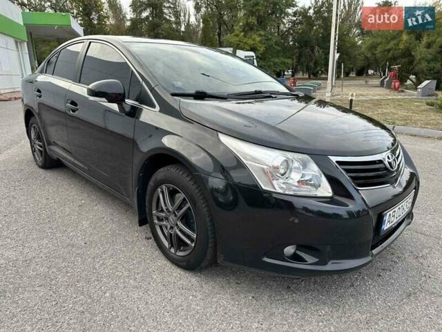 Черный Тойота Авенсис, объемом двигателя 1.8 л и пробегом 175 тыс. км за 9300 $, фото 1 на Automoto.ua