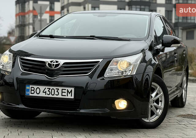 Черный Тойота Авенсис, объемом двигателя 2 л и пробегом 300 тыс. км за 8950 $, фото 1 на Automoto.ua