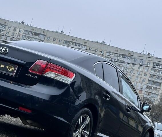 Черный Тойота Авенсис, объемом двигателя 1.8 л и пробегом 221 тыс. км за 7800 $, фото 1 на Automoto.ua