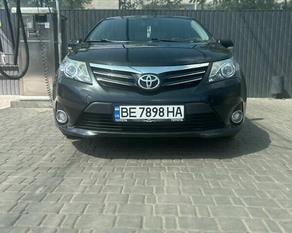 Чорний Тойота Авенсіс, об'ємом двигуна 1.8 л та пробігом 318 тис. км за 11800 $, фото 1 на Automoto.ua