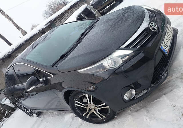 Чорний Тойота Авенсіс, об'ємом двигуна 1.8 л та пробігом 175 тис. км за 9500 $, фото 1 на Automoto.ua
