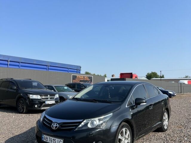 Черный Тойота Авенсис, объемом двигателя 2.2 л и пробегом 180 тыс. км за 10400 $, фото 1 на Automoto.ua