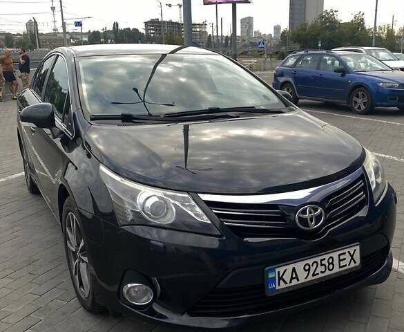 Черный Тойота Авенсис, объемом двигателя 2 л и пробегом 296 тыс. км за 11900 $, фото 1 на Automoto.ua