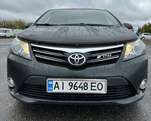 Черный Тойота Авенсис, объемом двигателя 1.8 л и пробегом 252 тыс. км за 12300 $, фото 1 на Automoto.ua