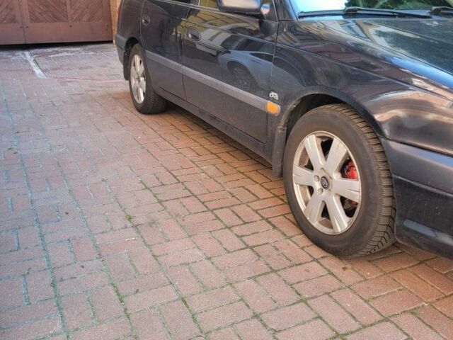 Чорний Тойота Авенсіс, об'ємом двигуна 2 л та пробігом 260 тис. км за 3200 $, фото 1 на Automoto.ua