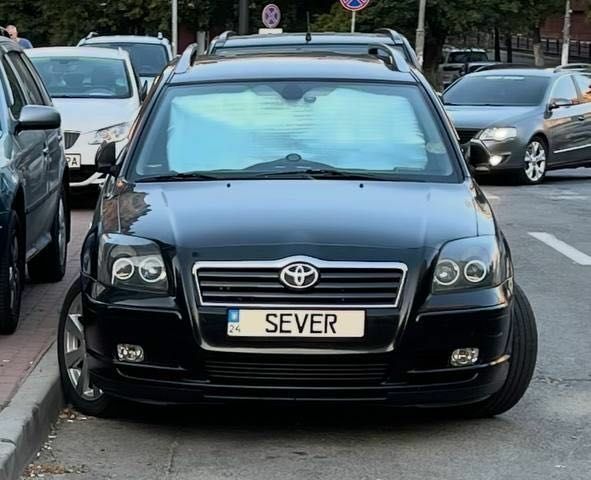 Черный Тойота Авенсис, объемом двигателя 2 л и пробегом 400 тыс. км за 5300 $, фото 1 на Automoto.ua