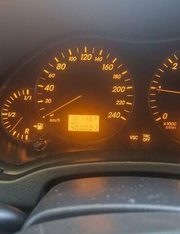 Черный Тойота Авенсис, объемом двигателя 2 л и пробегом 405 тыс. км за 5300 $, фото 1 на Automoto.ua