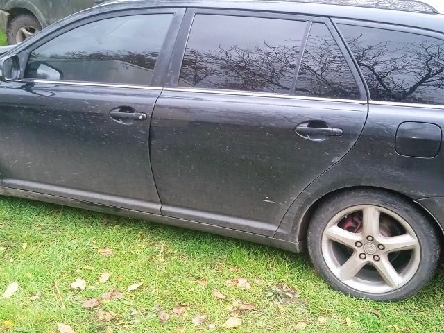 Черный Тойота Авенсис, объемом двигателя 2 л и пробегом 317 тыс. км за 2801 $, фото 1 на Automoto.ua