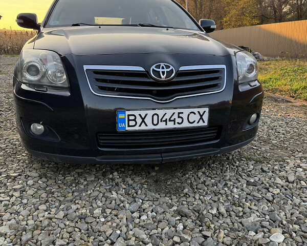 Черный Тойота Авенсис, объемом двигателя 2 л и пробегом 255 тыс. км за 6600 $, фото 1 на Automoto.ua