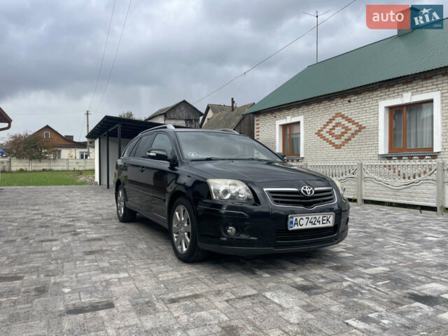 Черный Тойота Авенсис, объемом двигателя 2 л и пробегом 300 тыс. км за 6300 $, фото 1 на Automoto.ua