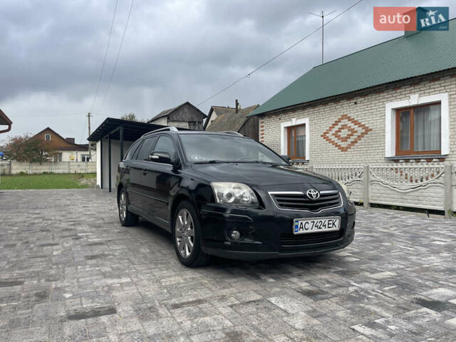 Черный Тойота Авенсис, объемом двигателя 2 л и пробегом 300 тыс. км за 6999 $, фото 1 на Automoto.ua