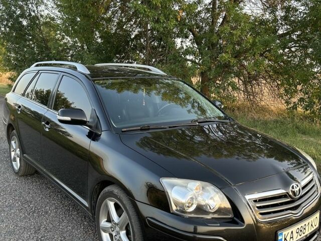Чорний Тойота Авенсіс, об'ємом двигуна 2.2 л та пробігом 238 тис. км за 7500 $, фото 1 на Automoto.ua