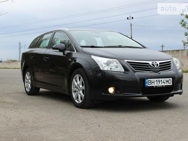 Чорний Тойота Авенсіс, об'ємом двигуна 2.2 л та пробігом 152 тис. км за 10500 $, фото 1 на Automoto.ua