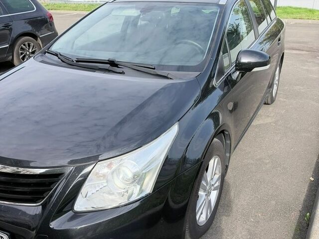 Черный Тойота Авенсис, объемом двигателя 2 л и пробегом 281 тыс. км за 7500 $, фото 1 на Automoto.ua