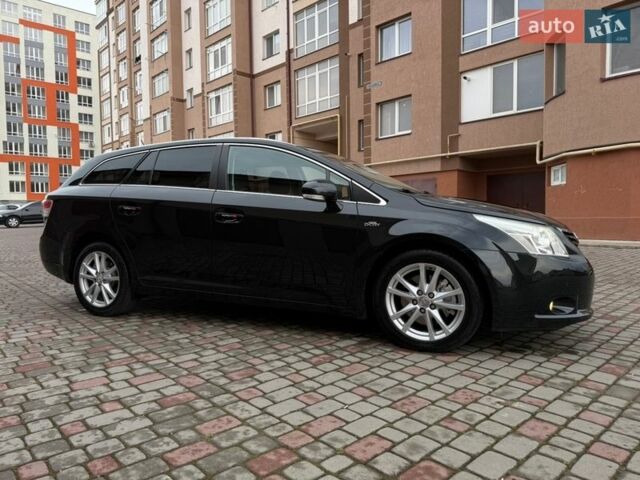 Черный Тойота Авенсис, объемом двигателя 2.2 л и пробегом 247 тыс. км за 8300 $, фото 1 на Automoto.ua