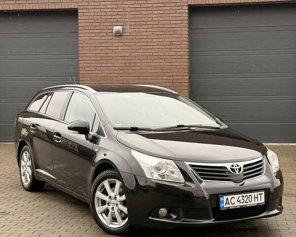 Черный Тойота Авенсис, объемом двигателя 2.2 л и пробегом 233 тыс. км за 9600 $, фото 1 на Automoto.ua