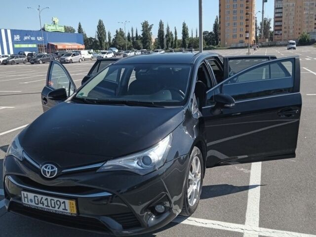 Чорний Тойота Авенсіс, об'ємом двигуна 2 л та пробігом 238 тис. км за 13600 $, фото 1 на Automoto.ua