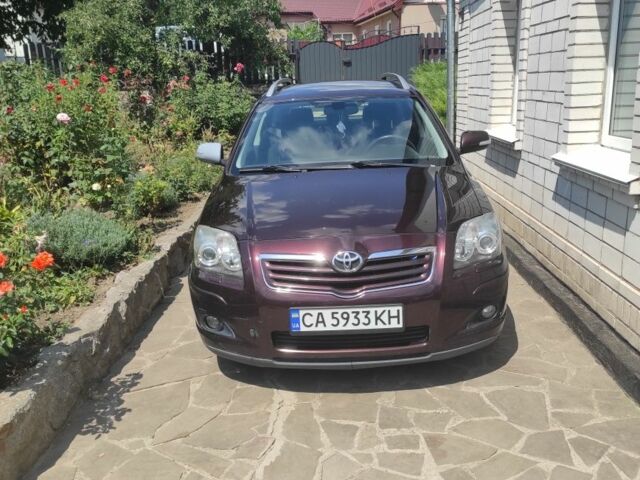 Фиолетовый Тойота Авенсис, объемом двигателя 2 л и пробегом 270 тыс. км за 6100 $, фото 1 на Automoto.ua