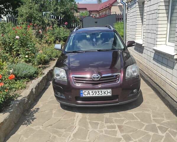 Фиолетовый Тойота Авенсис, объемом двигателя 2 л и пробегом 270 тыс. км за 6100 $, фото 1 на Automoto.ua