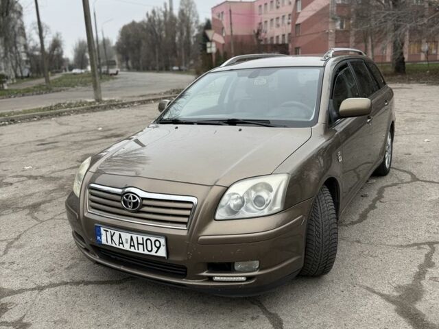 Коричневый Тойота Авенсис, объемом двигателя 2 л и пробегом 390 тыс. км за 2650 $, фото 1 на Automoto.ua