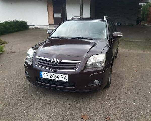 Червоний Тойота Авенсіс, об'ємом двигуна 2 л та пробігом 232 тис. км за 7300 $, фото 1 на Automoto.ua