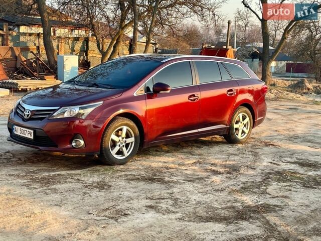 Червоний Тойота Авенсіс, об'ємом двигуна 2 л та пробігом 305 тис. км за 9900 $, фото 1 на Automoto.ua