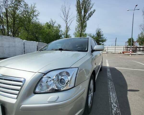 Тойота Авенсіс, об'ємом двигуна 2.2 л та пробігом 326 тис. км за 5950 $, фото 1 на Automoto.ua