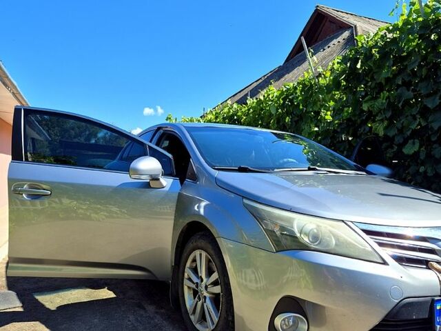 Тойота Авенсис, объемом двигателя 1.8 л и пробегом 130 тыс. км за 11000 $, фото 1 на Automoto.ua