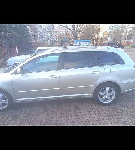 Тойота Авенсіс, об'ємом двигуна 2 л та пробігом 220 тис. км за 7000 $, фото 1 на Automoto.ua