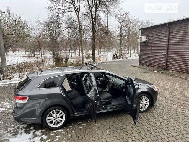 Тойота Авенсіс, об'ємом двигуна 2.2 л та пробігом 238 тис. км за 9999 $, фото 1 на Automoto.ua