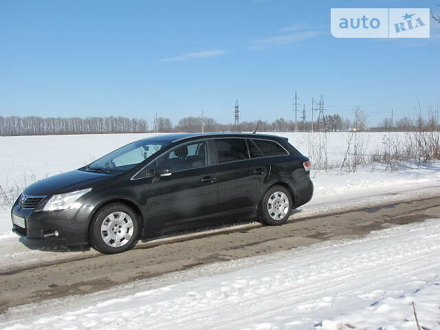 Тойота Авенсіс, об'ємом двигуна 2 л та пробігом 158 тис. км за 13000 $, фото 1 на Automoto.ua