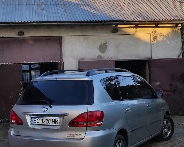 Сірий Тойота Авенсіс, об'ємом двигуна 2 л та пробігом 133 тис. км за 5500 $, фото 1 на Automoto.ua