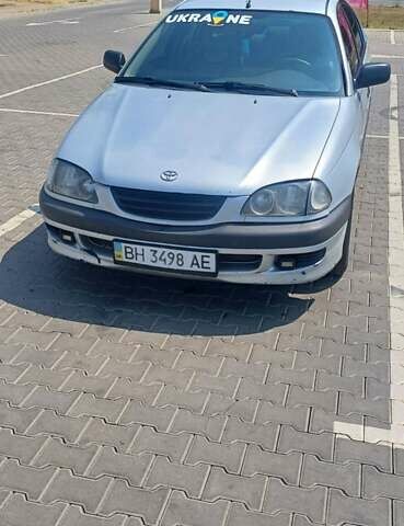 Серый Тойота Авенсис, объемом двигателя 1.98 л и пробегом 310 тыс. км за 3000 $, фото 1 на Automoto.ua