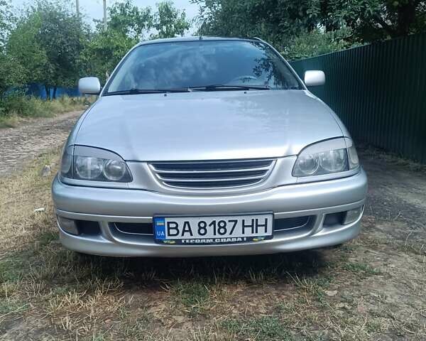 Серый Тойота Авенсис, объемом двигателя 1.76 л и пробегом 450 тыс. км за 3800 $, фото 1 на Automoto.ua